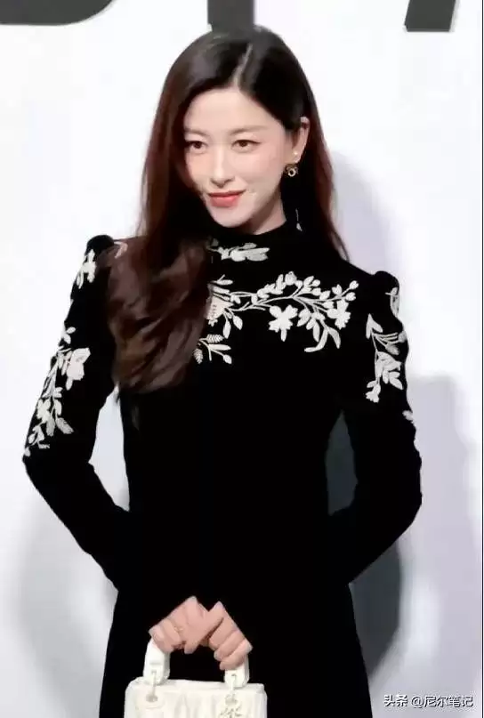 迪奥活动：李冰冰老了，王子文脸垮僵硬