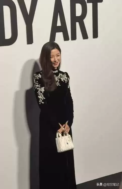 迪奥活动：李冰冰老了，王子文脸垮僵硬