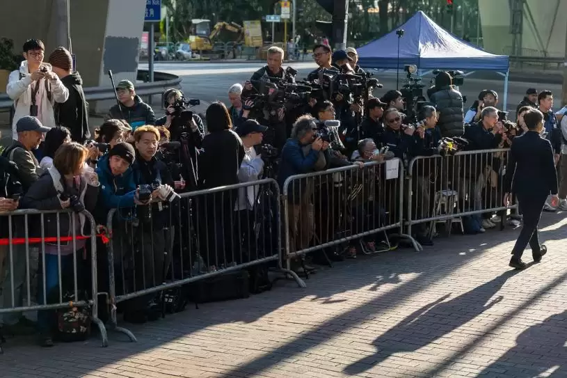 黎智英勾结外国势力及煽动罪3项罪名成立  稍后研判刑期