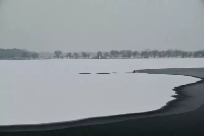 北京下雪了，颐和园美成一幅画！