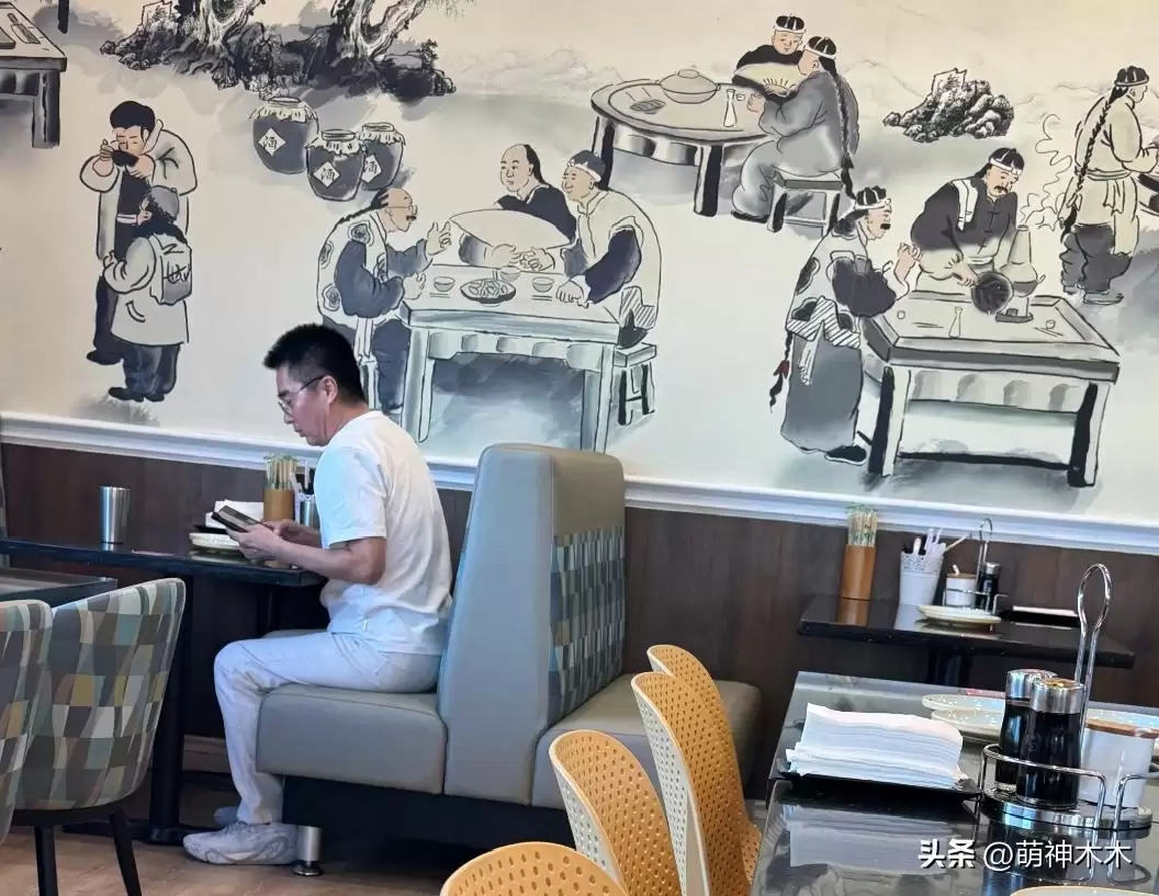 许亚军在美国生活被拍 缺席何晴丧礼被骂