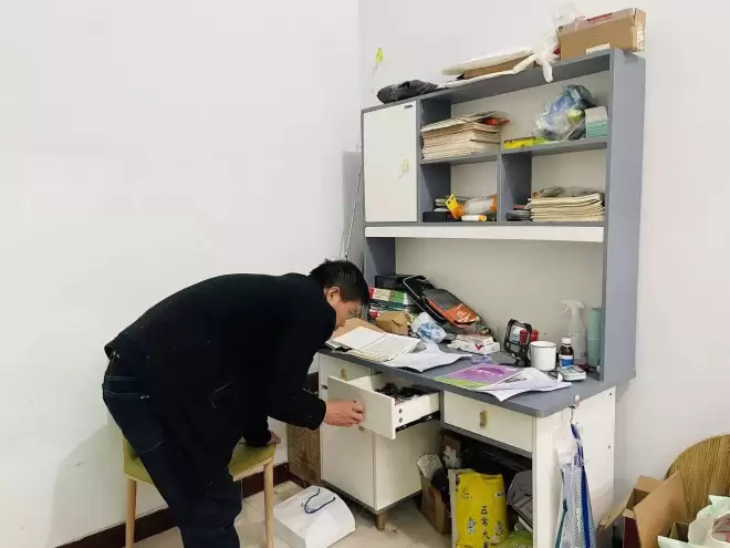 一个八年级“厌学”男孩，从十八楼跳下后生还