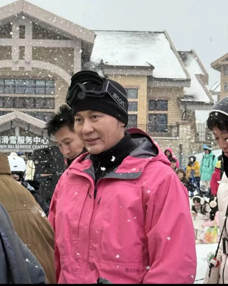 范冰冰前男友惊爆断崖式苍老 李晨被捕获“肿脸双下巴见客”