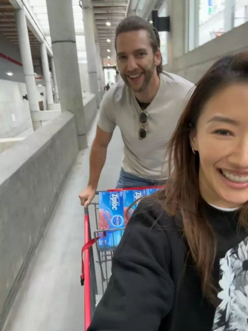 谢婷婷偕男友温哥华这圣诞景点抢闸过节 首哂细仔百日诞庆生照