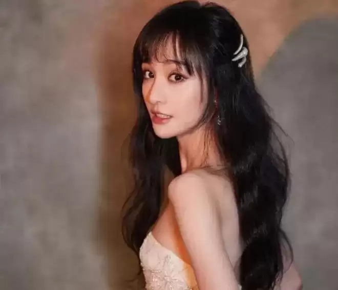 外媒曝郑爽跟张恒开代孕机构？女方火速辟谣