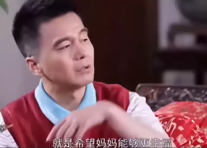 好友公开何晴珍贵合影，透露许亚军真实一面....