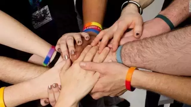 加拿大又来刷新三观了！继同性婚姻之后，群婚也要合法了？