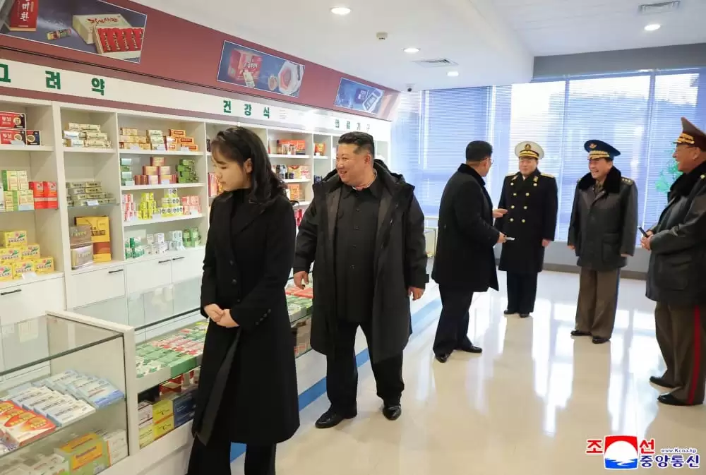 千金有望接班金正恩？ 照片中的金主爱引国际热议