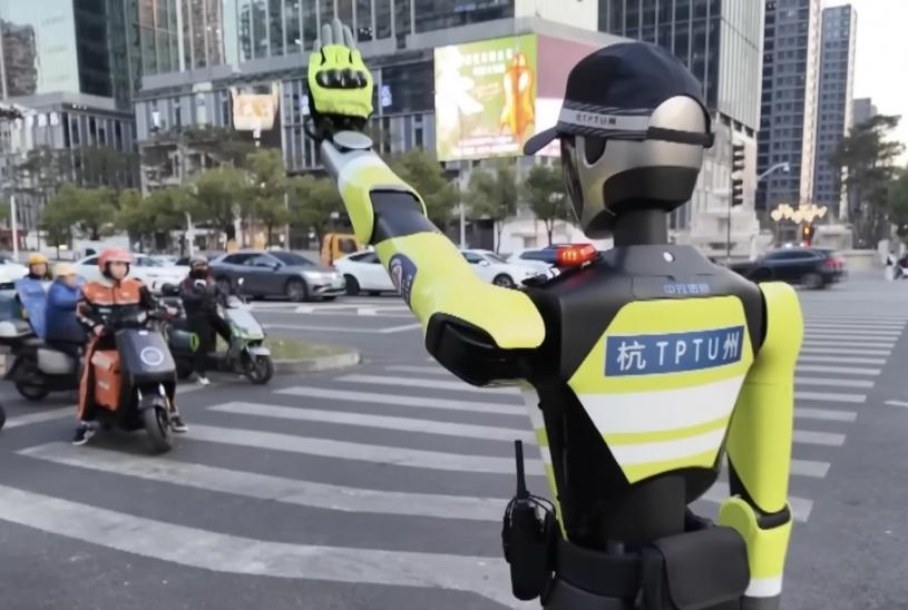 科技| 杭州试行人形交通机械警员 辨识违规行为即时提示