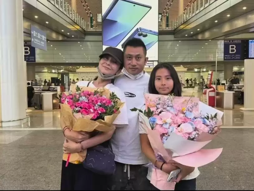 称想回流加国退休 51岁前港姐被指颜值崩坏 晒中门大开性感照大反击