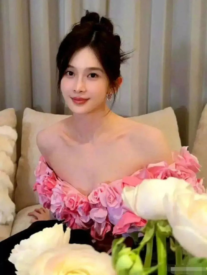 赵樱子直播回应杨子恋情！刚官宣小12岁男友被批狼来了
