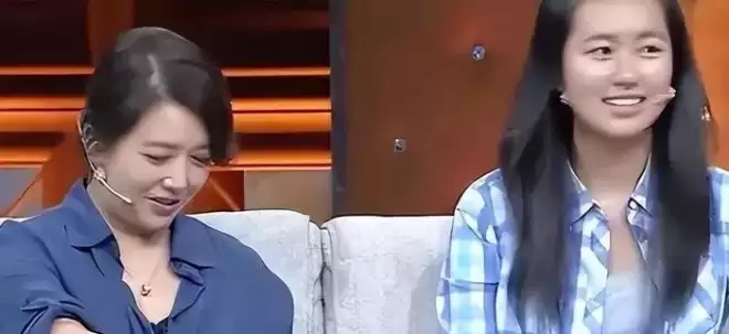 58岁身家过亿的江珊，每天为27岁女儿操碎了心