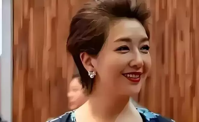 58岁身家过亿的江珊，每天为27岁女儿操碎了心
