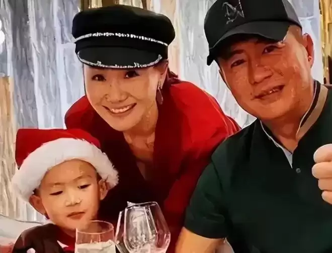 58岁身家过亿的江珊，每天为27岁女儿操碎了心