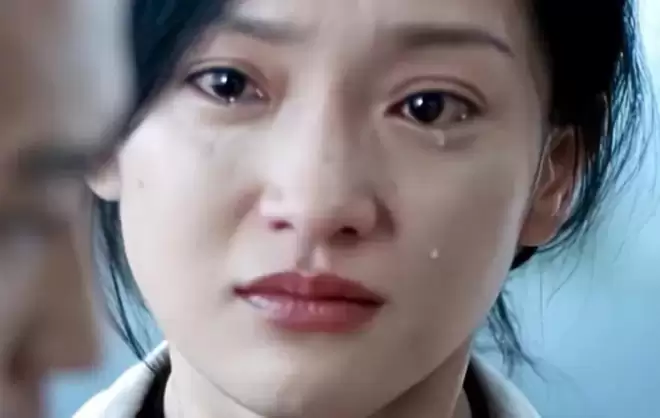 51岁“无人敢娶”的周迅，给中年女性提了个醒