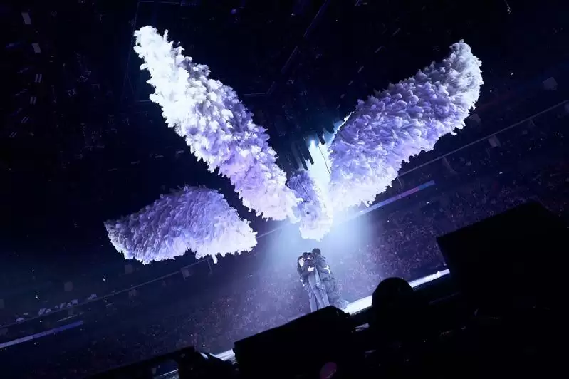 重摔溅血首发声 五月天阿信点名朱孝天：这不是所有人最期待的画面