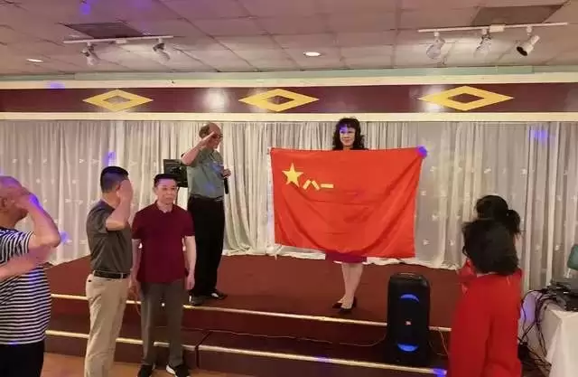 中国第一变性人期望嫁回中国,二婚嫁美国老公,为治病已返回国内