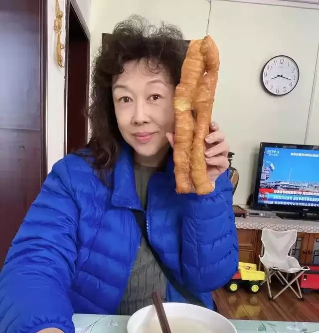 中国第一变性人期望嫁回中国,二婚嫁美国老公,为治病已返回国内