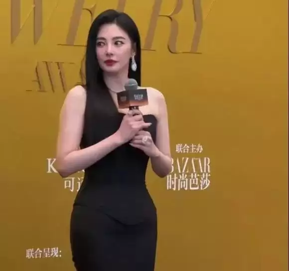 芭莎红毯真抓马!张雨绮勒出副乳,高圆圆头发乱飞,迅猛龙险走光