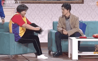 消失已久的贾玲再度现身，美到被怀疑换成克隆人