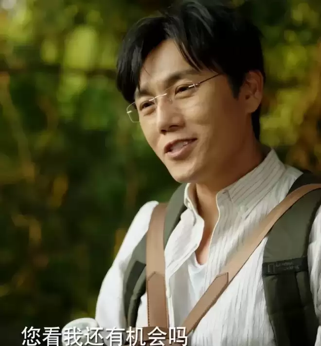 伊能静晒家中内景!客厅拥挤还脏乱,秦昊裹睡衣头发油到打绺
