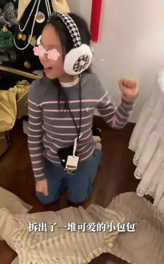 伊能静晒家中内景!客厅拥挤还脏乱,秦昊裹睡衣头发油到打绺