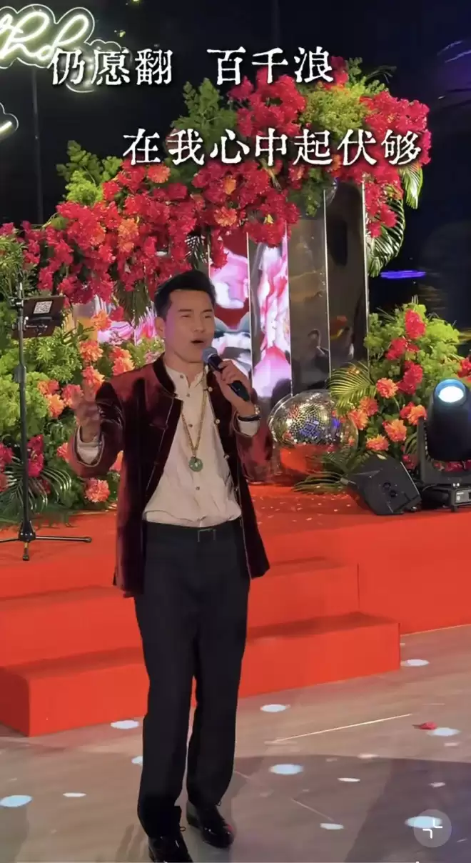 70岁吕良伟近状曝光！头发茂密声音洪亮，网友称他是“70岁的小伙子”
