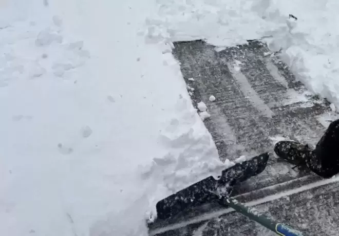 下雪天别硬刚！这样可能要你的命铲雪活动可能暗藏健康风险