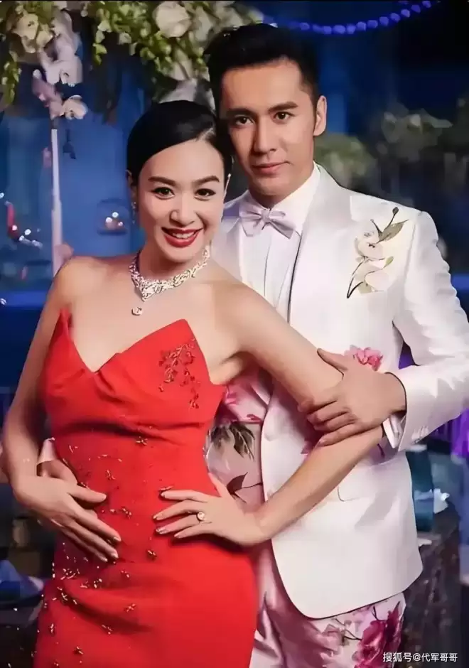 结婚9年后，钟丽缇55岁，张伦硕43岁，他们依然很恩爱