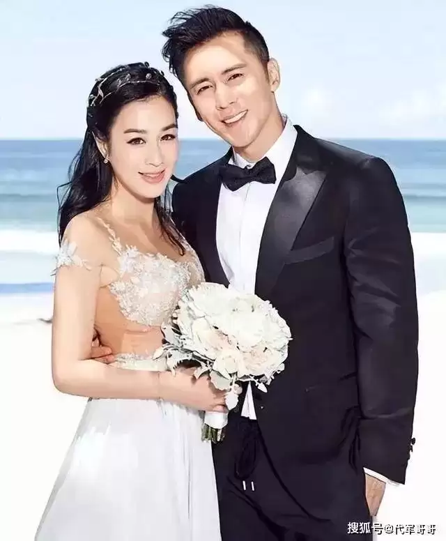 结婚9年后，钟丽缇55岁，张伦硕43岁，他们依然很恩爱