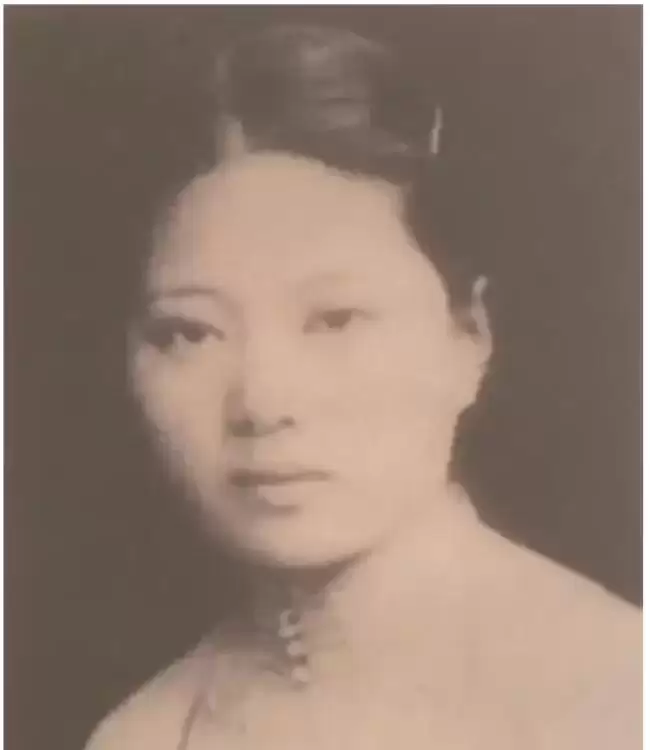 胡锦涛母亲李文瑞，真是美丽端庄