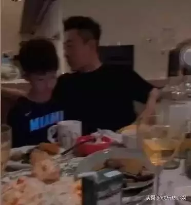 马筱梅圣诞家中待客，玥儿箖箖惊喜出镜