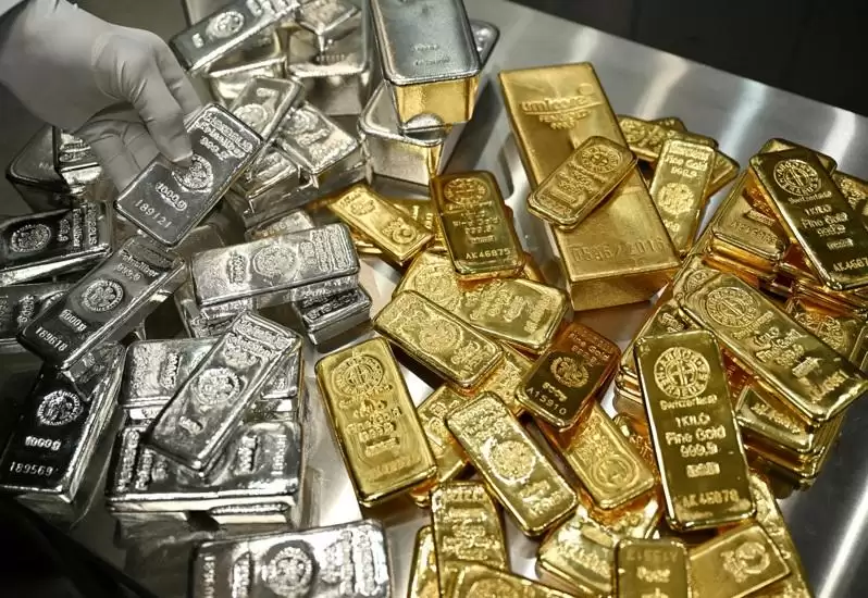 贵金属疯涨 明年被看好续飙 财经专家：将迎爆炸性涨幅