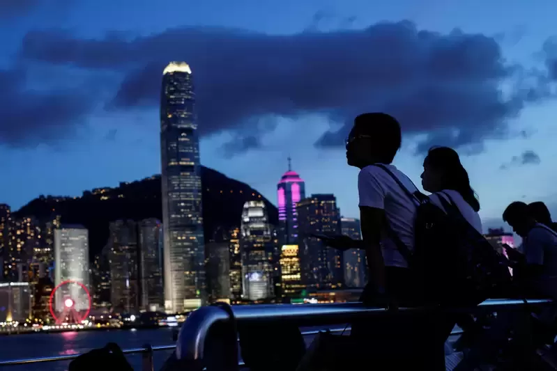香港财长示警：明年仍要防黑天鹅、灰犀牛