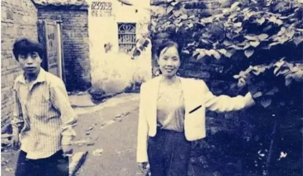 90年代中国街头巷尾 “风尘女子”们的旧照