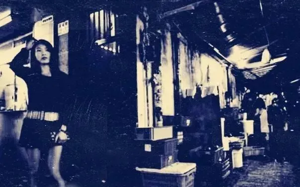 90年代中国街头巷尾 “风尘女子”们的旧照