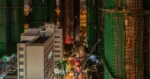 潜在腐败和监管疏漏：香港宏福苑大火因何而起？