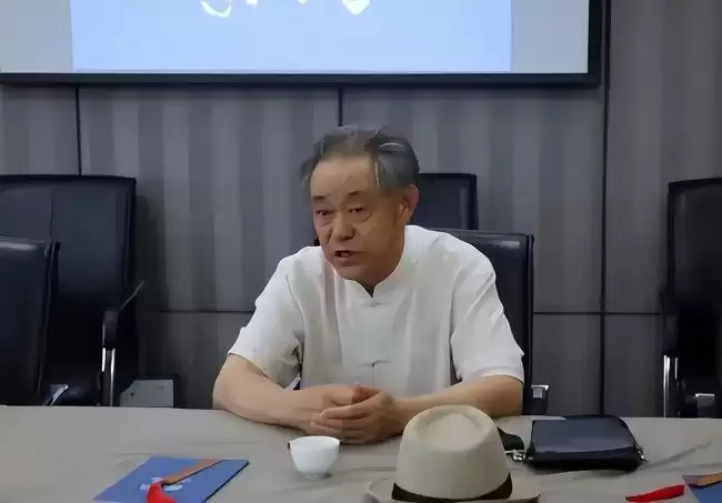 徐湖平大靠山曝光，父亲老战友竟是江苏一把手