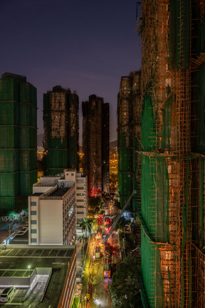 潜在腐败和监管疏漏：香港宏福苑大火因何而起？