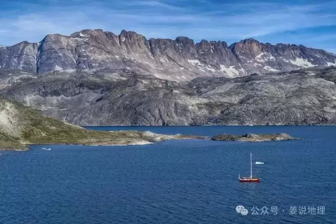 明明是世界领土大国，她偏要伪装成弹丸小国