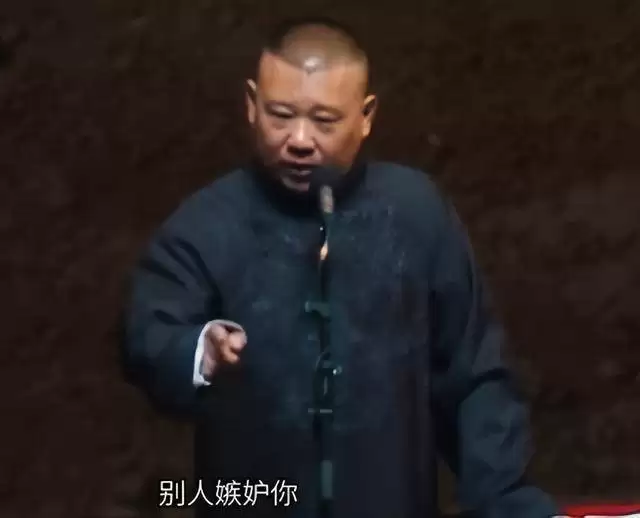 章泽天晒“迪拜照”不到12小时，恶心的一幕发生