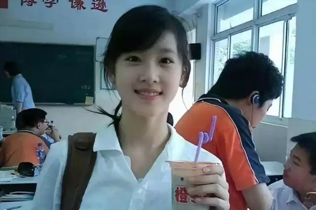 章泽天晒“迪拜照”不到12小时，恶心的一幕发生