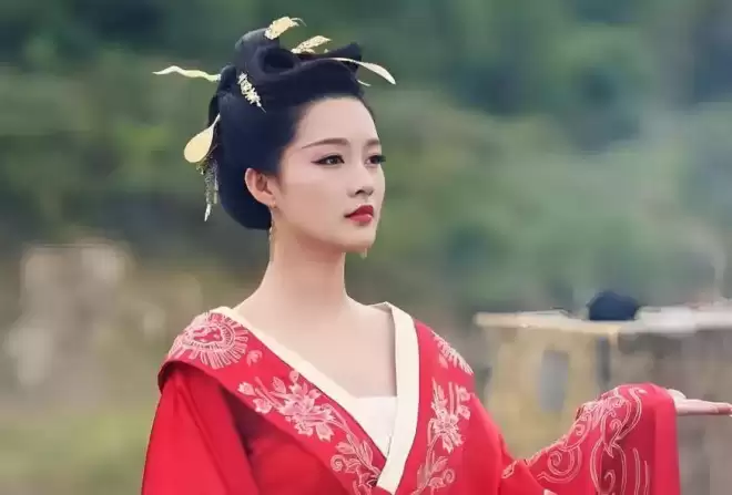 90后女演员人气大洗牌：3人稳坐主桌，2人下桌