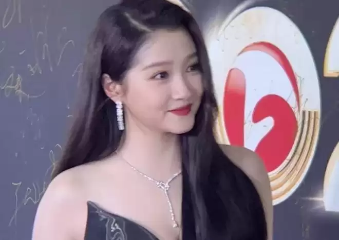 90后女演员人气大洗牌：3人稳坐主桌，2人下桌