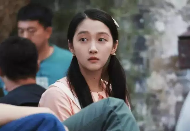 90后女演员人气大洗牌：3人稳坐主桌，2人下桌