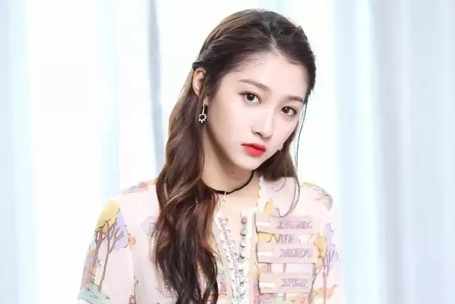 90后女演员人气大洗牌：3人稳坐主桌，2人下桌