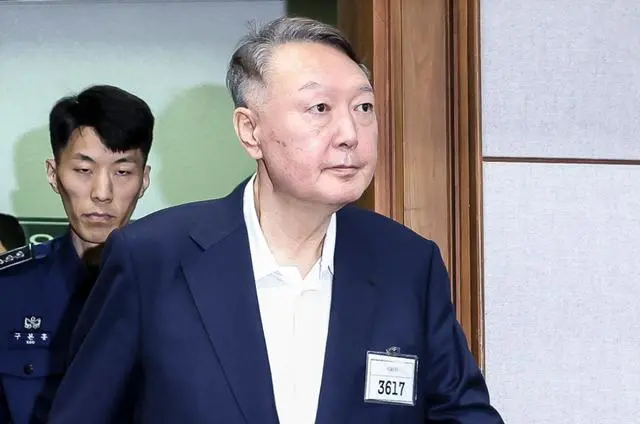 金建希卖官鬻爵 权力大过总统?前第一家庭走向终局