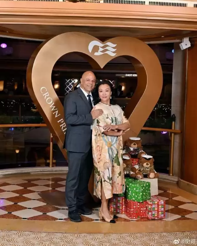 61岁史可庆祝结婚25周年！外公老公罕见照片曝光