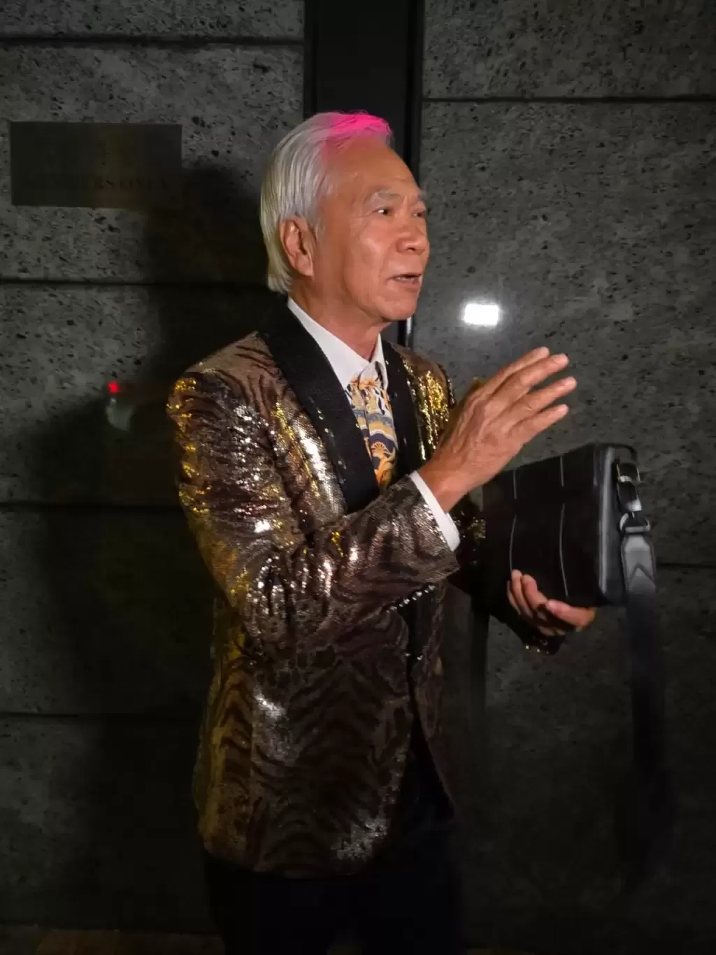 李龙基被爆分手后除夕首现身  能力范围内经济助王青霞  对爱情彻底失望︰开心活埋呢几年算啦