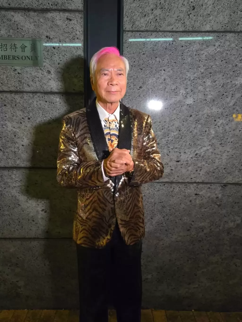 李龙基被爆分手后除夕首现身  能力范围内经济助王青霞  对爱情彻底失望︰开心活埋呢几年算啦